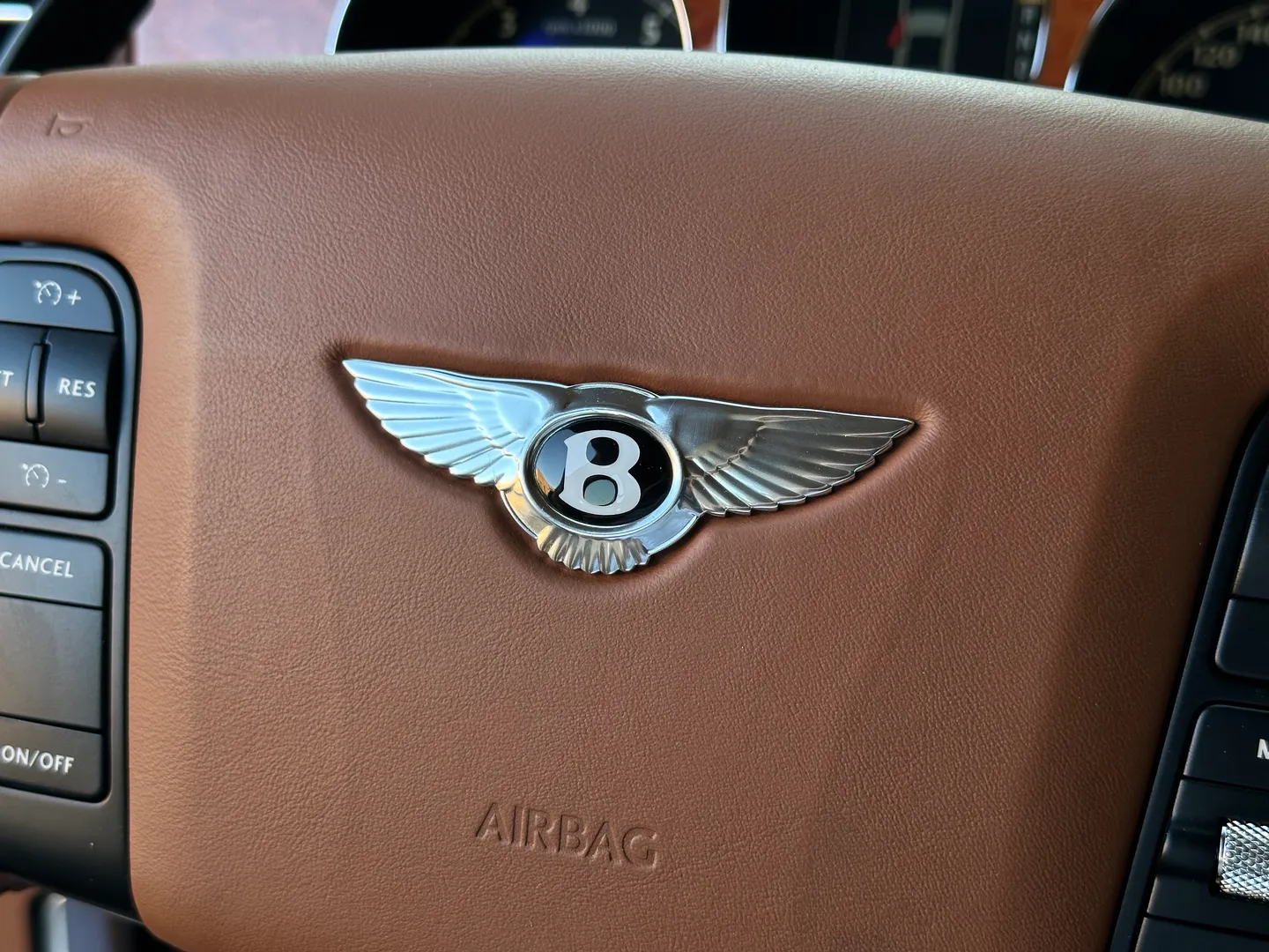 Bentley Continental Flying Spur — photo 84