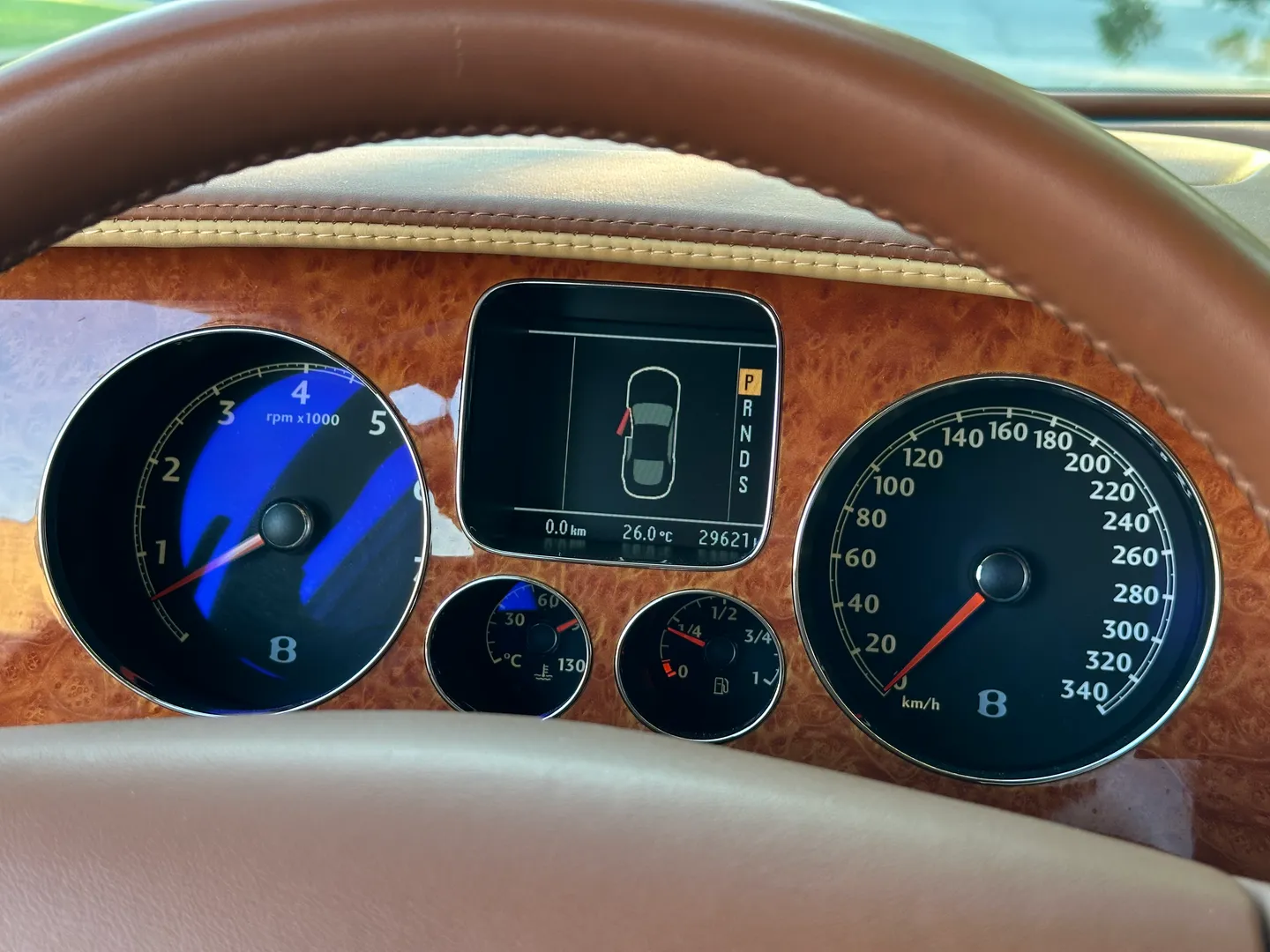 Bentley Continental Flying Spur — photo 86