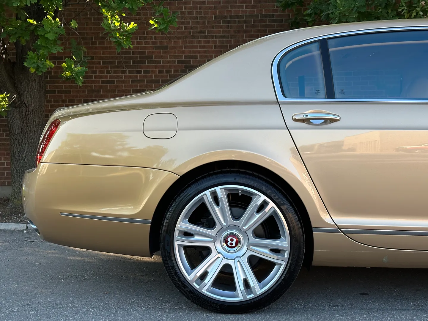 Bentley Continental Flying Spur — photo 94