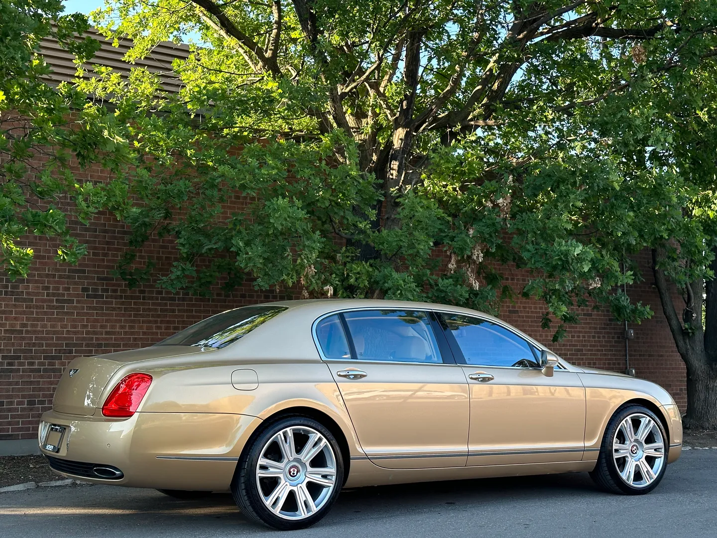 Bentley Continental Flying Spur — photo 92