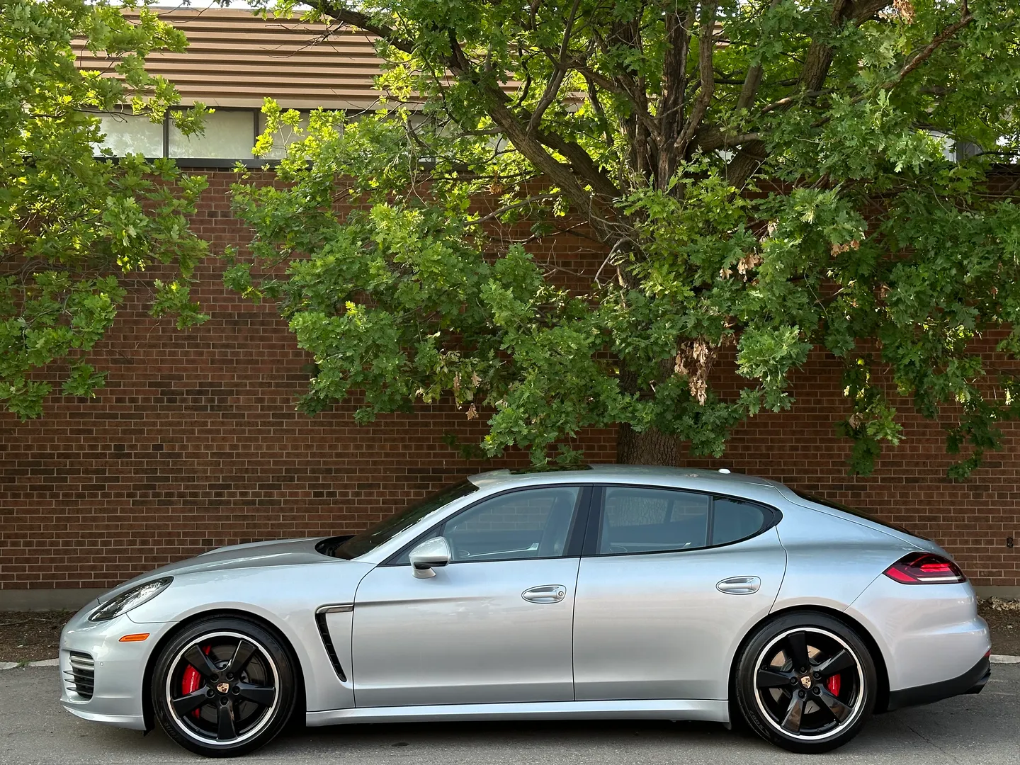 Porsche Panamera GTS — photo 9