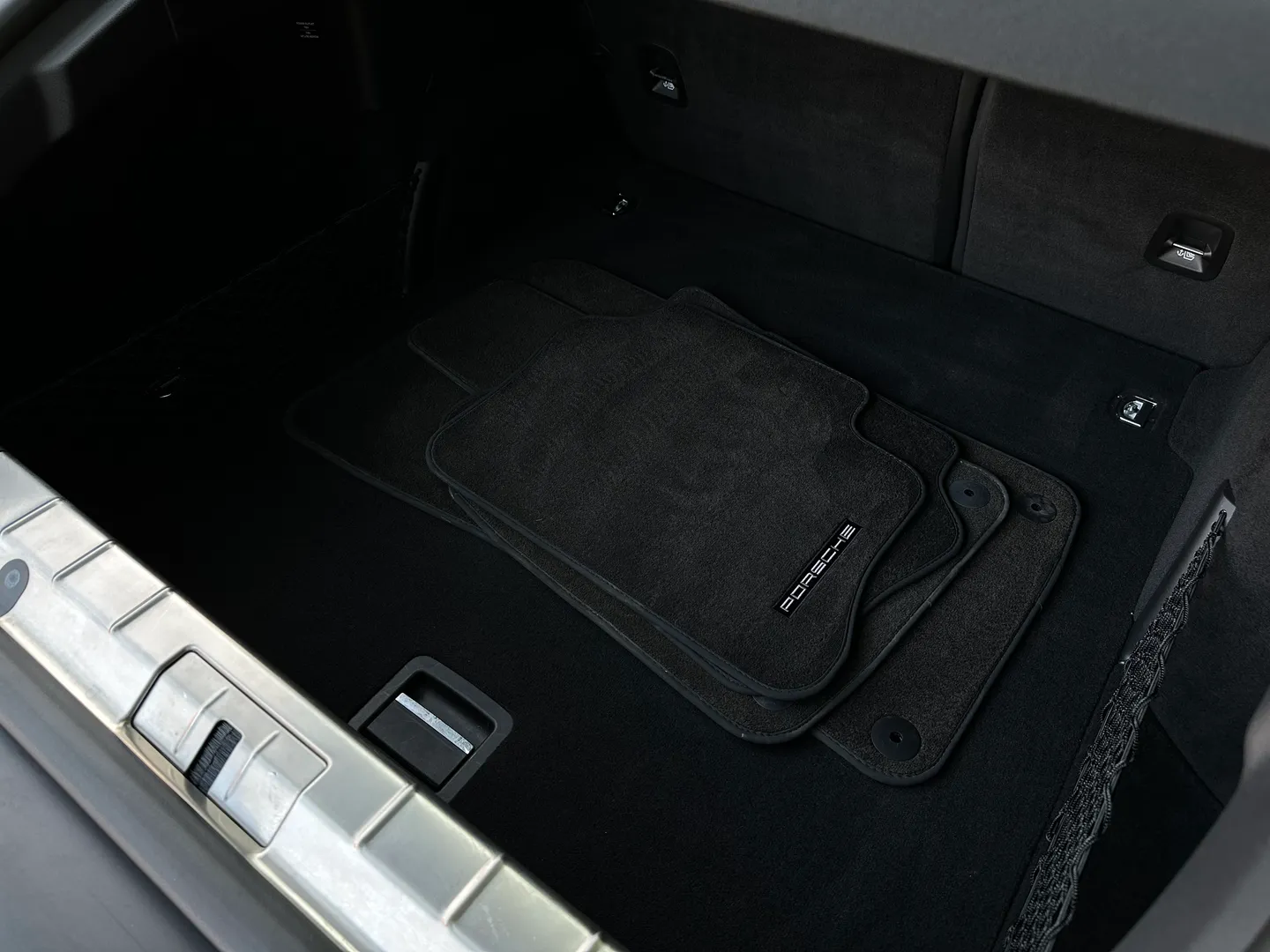 Porsche Panamera GTS — photo 31