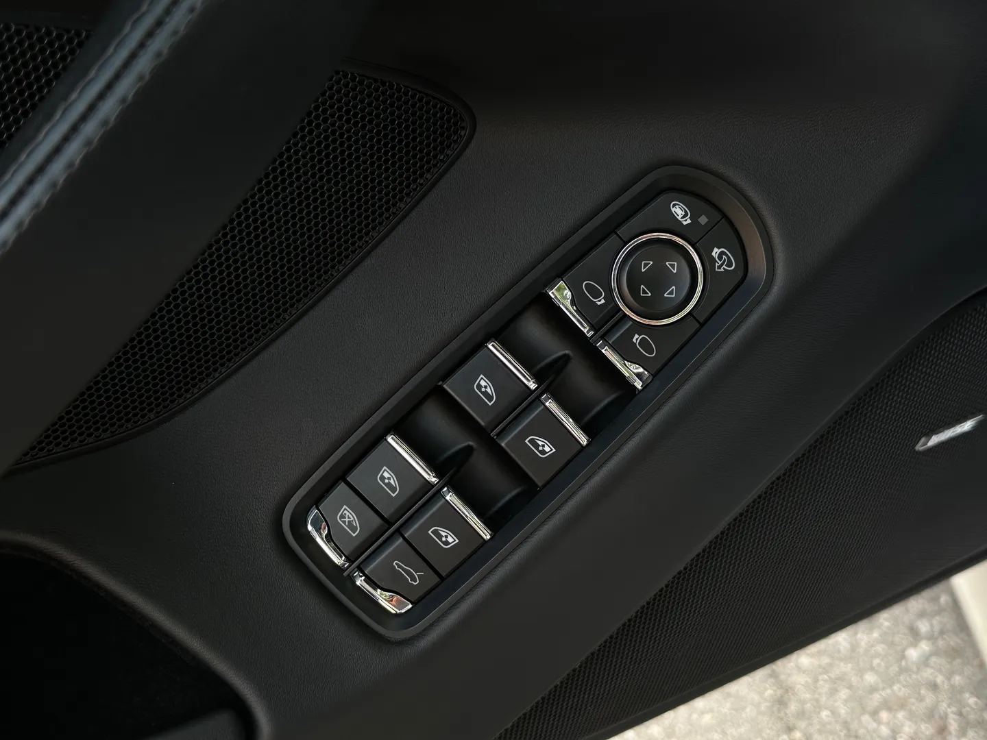 Porsche Panamera GTS — photo 45