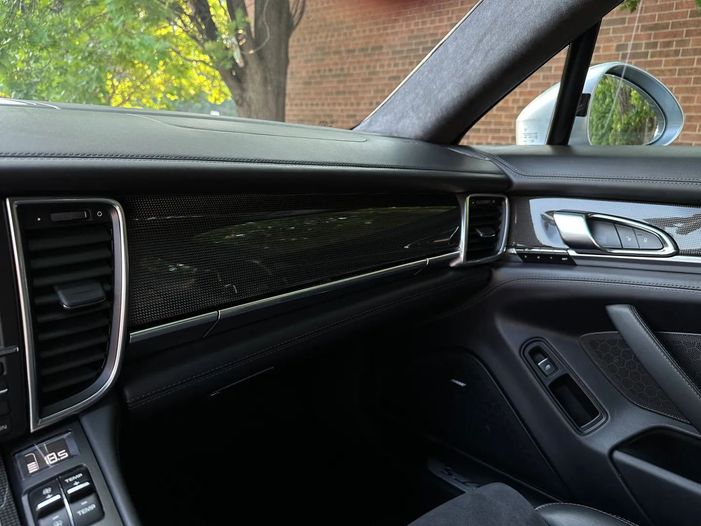 Porsche Panamera GTS — photo 63