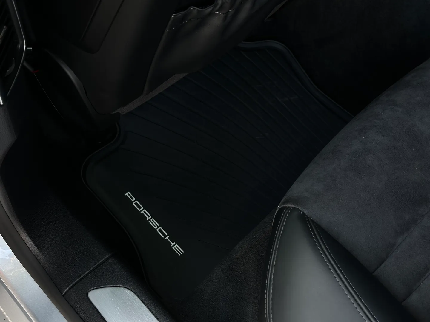 Porsche Panamera GTS — photo 86