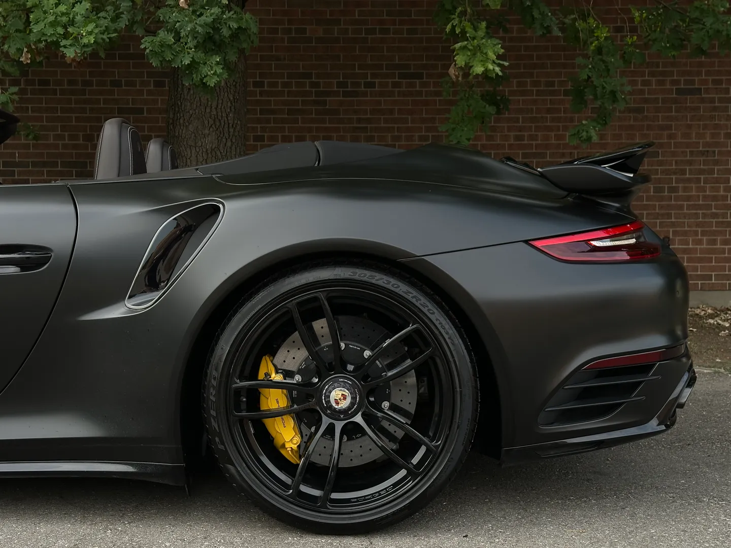 Porsche 911 Turbo S Cabriolet — photo 15