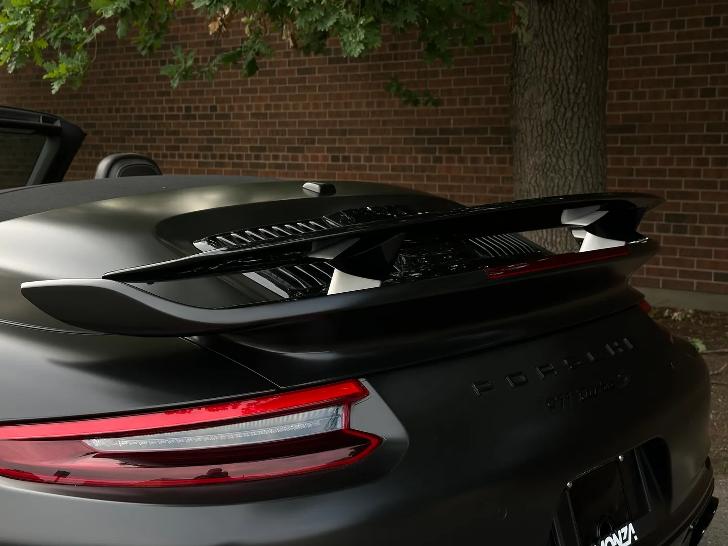 Porsche 911 Turbo S Cabriolet — photo 24