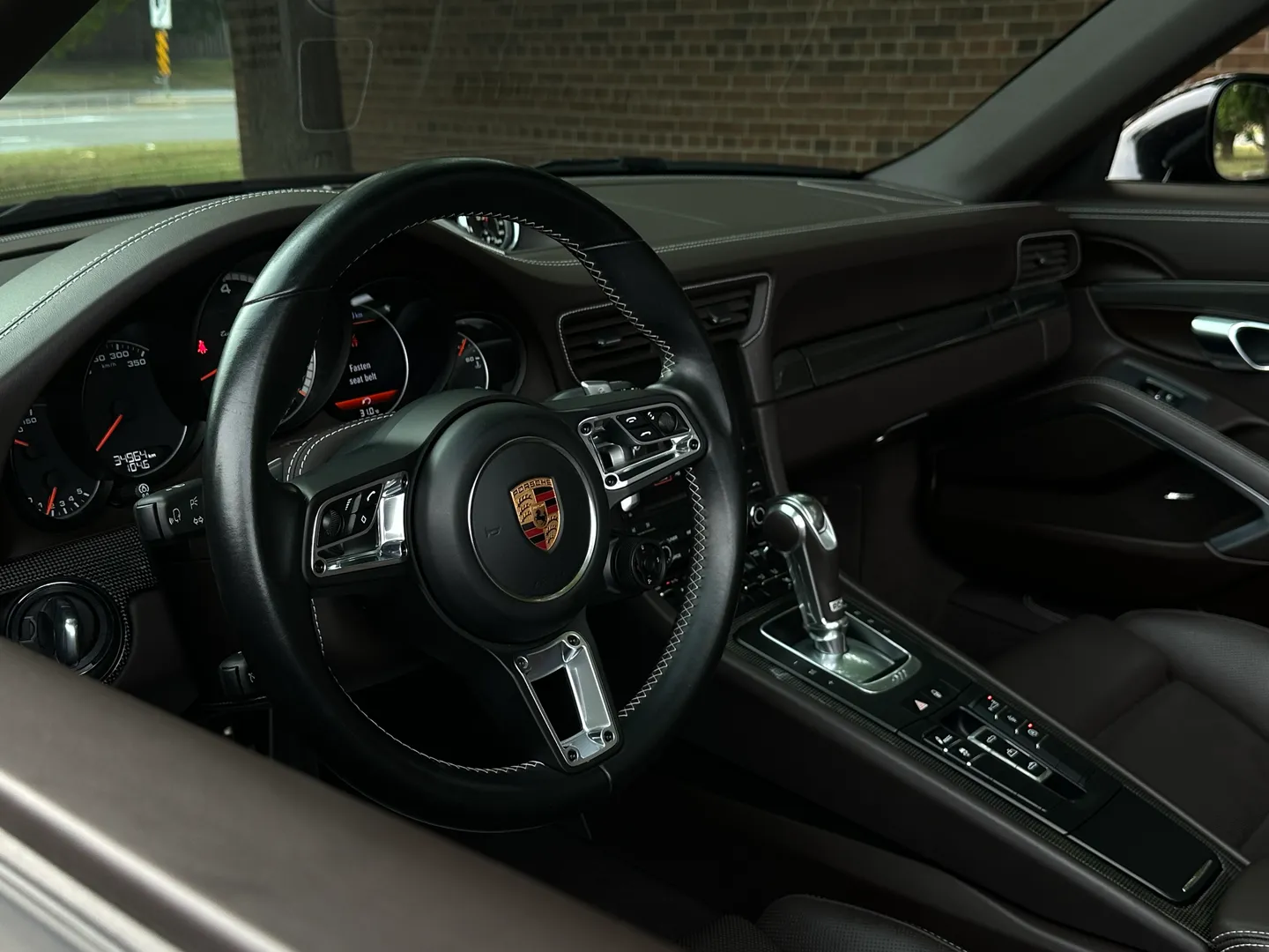 Porsche 911 Turbo S Cabriolet — photo 34