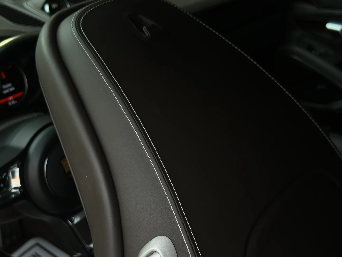 Porsche 911 Turbo S Cabriolet — photo 56