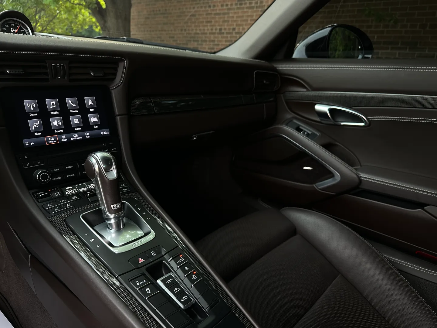 Porsche 911 Turbo S Cabriolet — photo 59