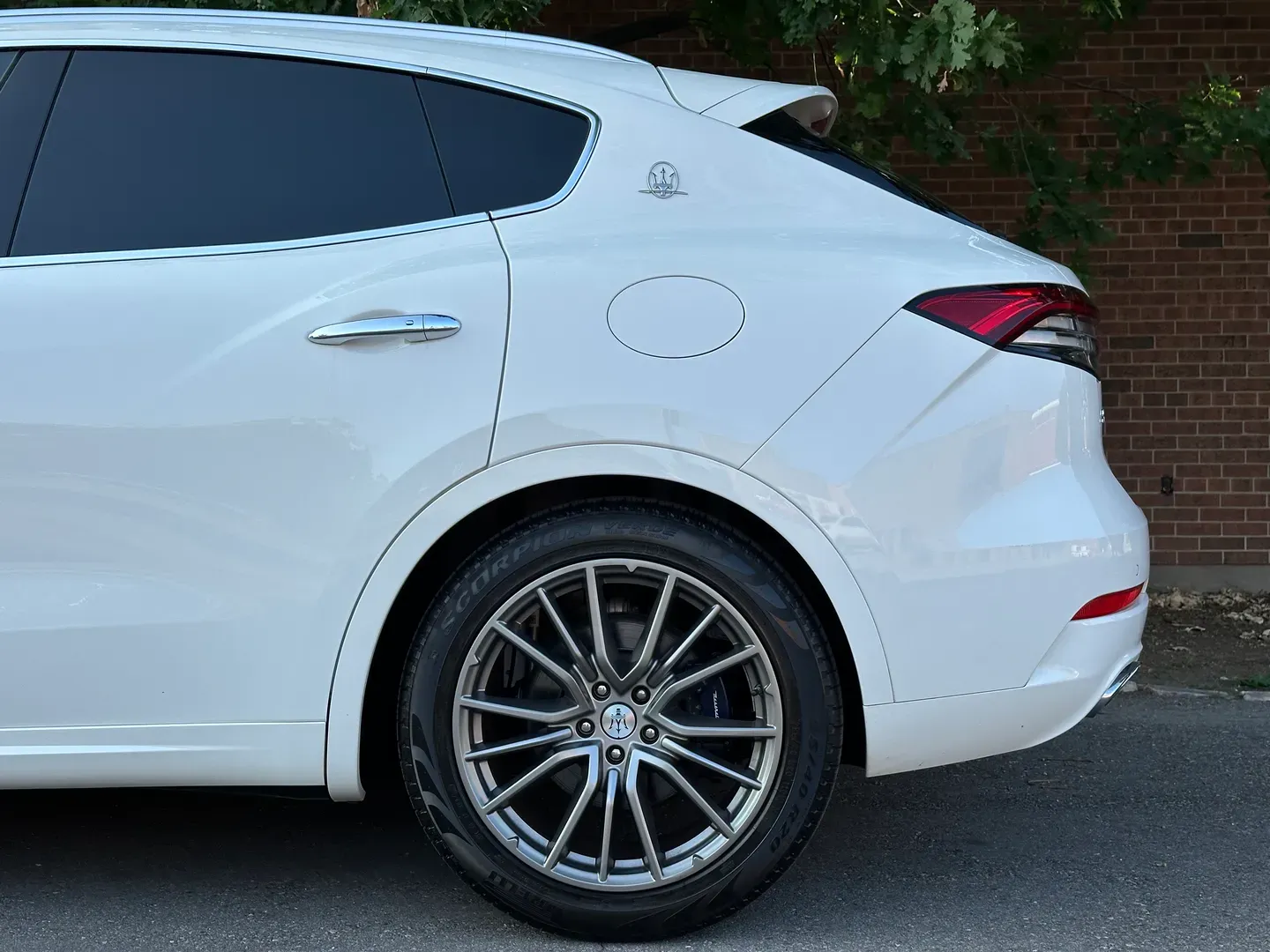 Maserati Levante Grand Lusso S — photo 12