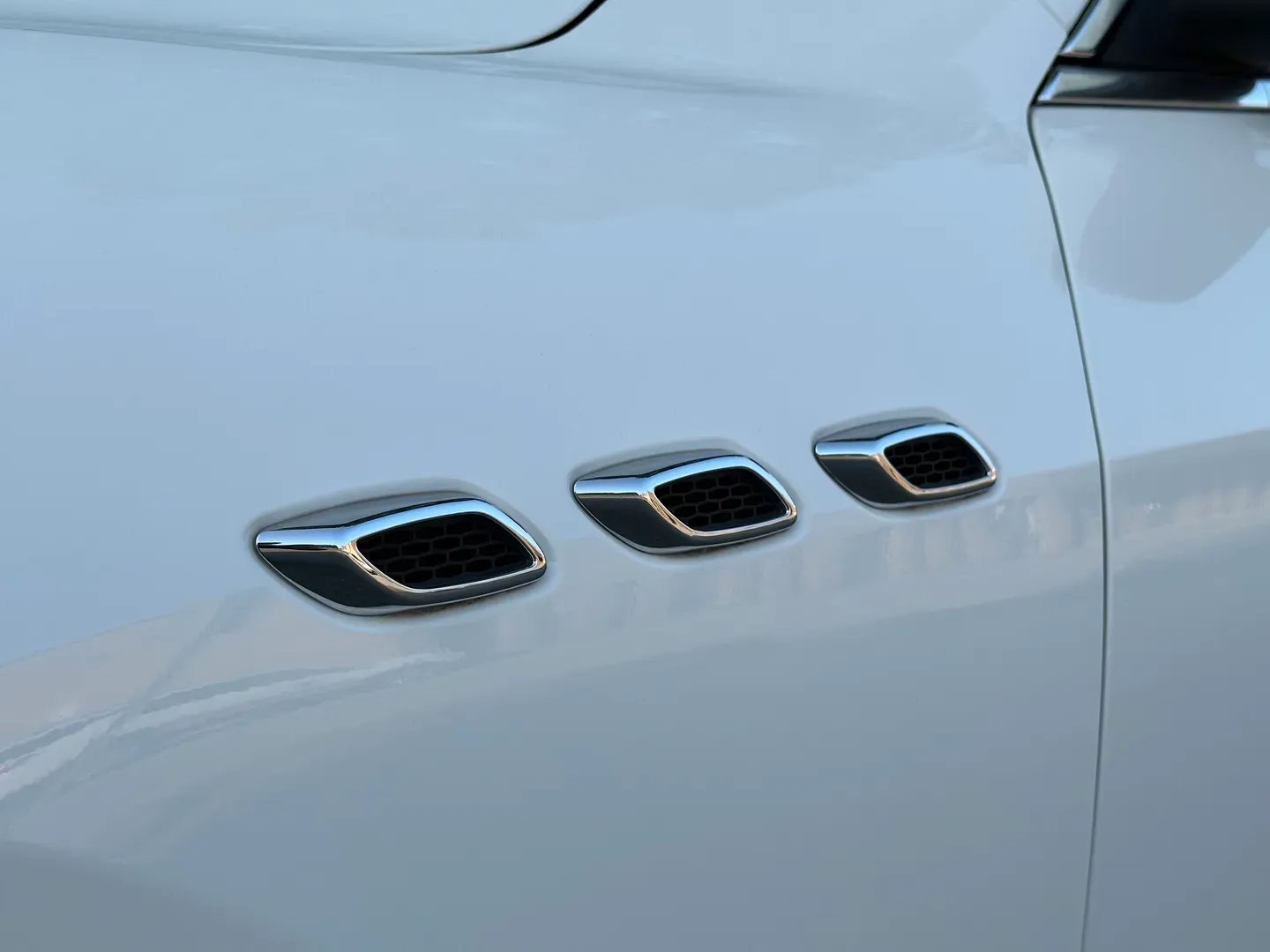 Maserati Levante Grand Lusso S — photo 15