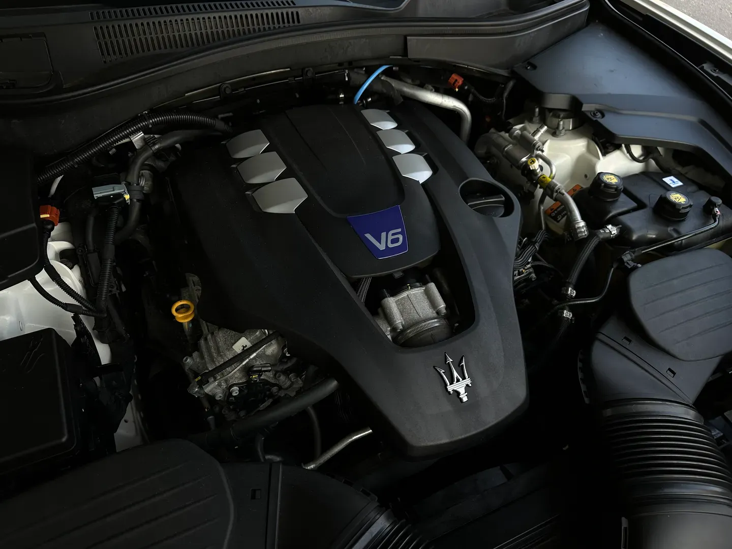Maserati Levante Grand Lusso S — photo 36