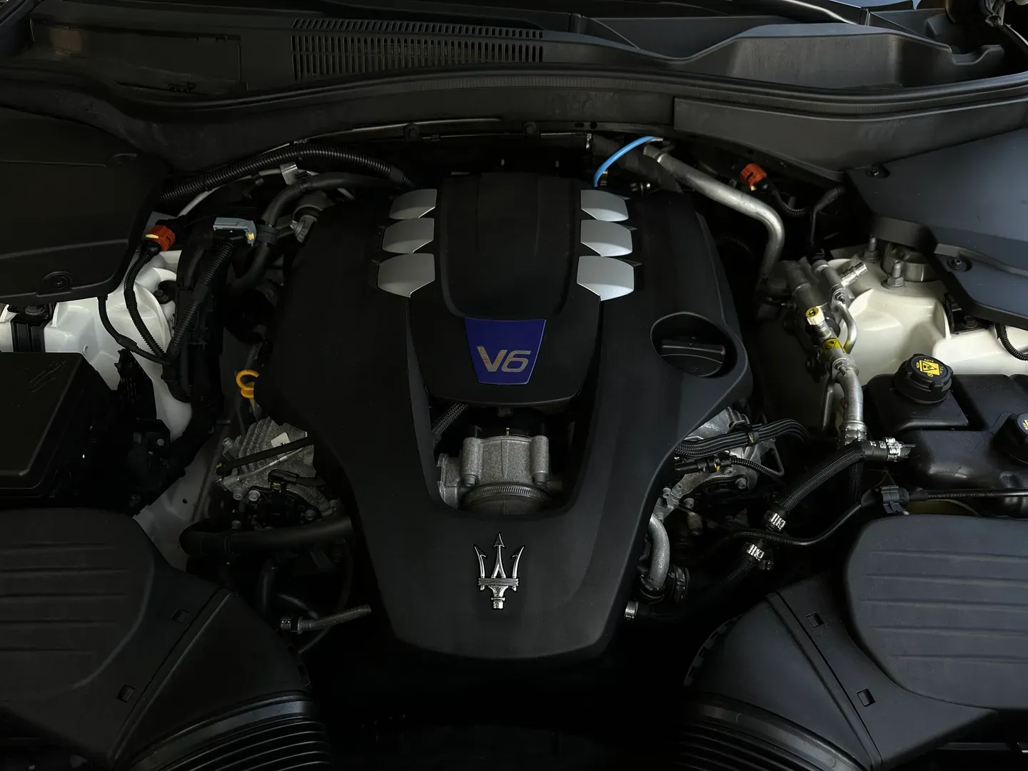 Maserati Levante Grand Lusso S — photo 37