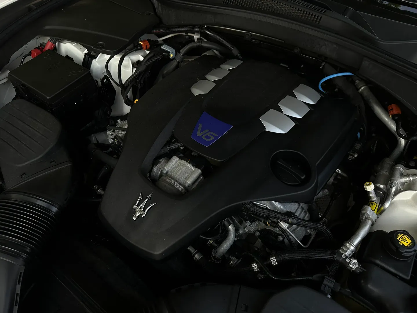 Maserati Levante Grand Lusso S — photo 38