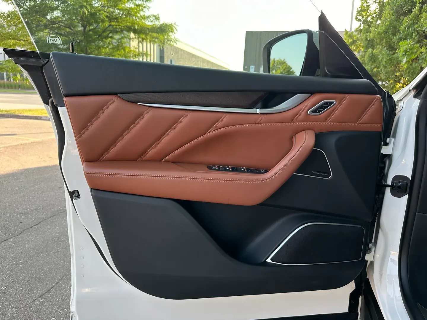 Maserati Levante Grand Lusso S — photo 45