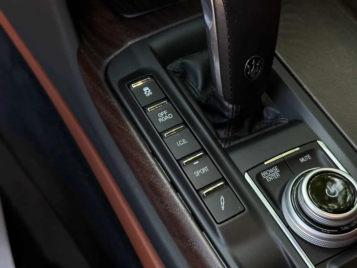 Maserati Levante Grand Lusso S — photo 52