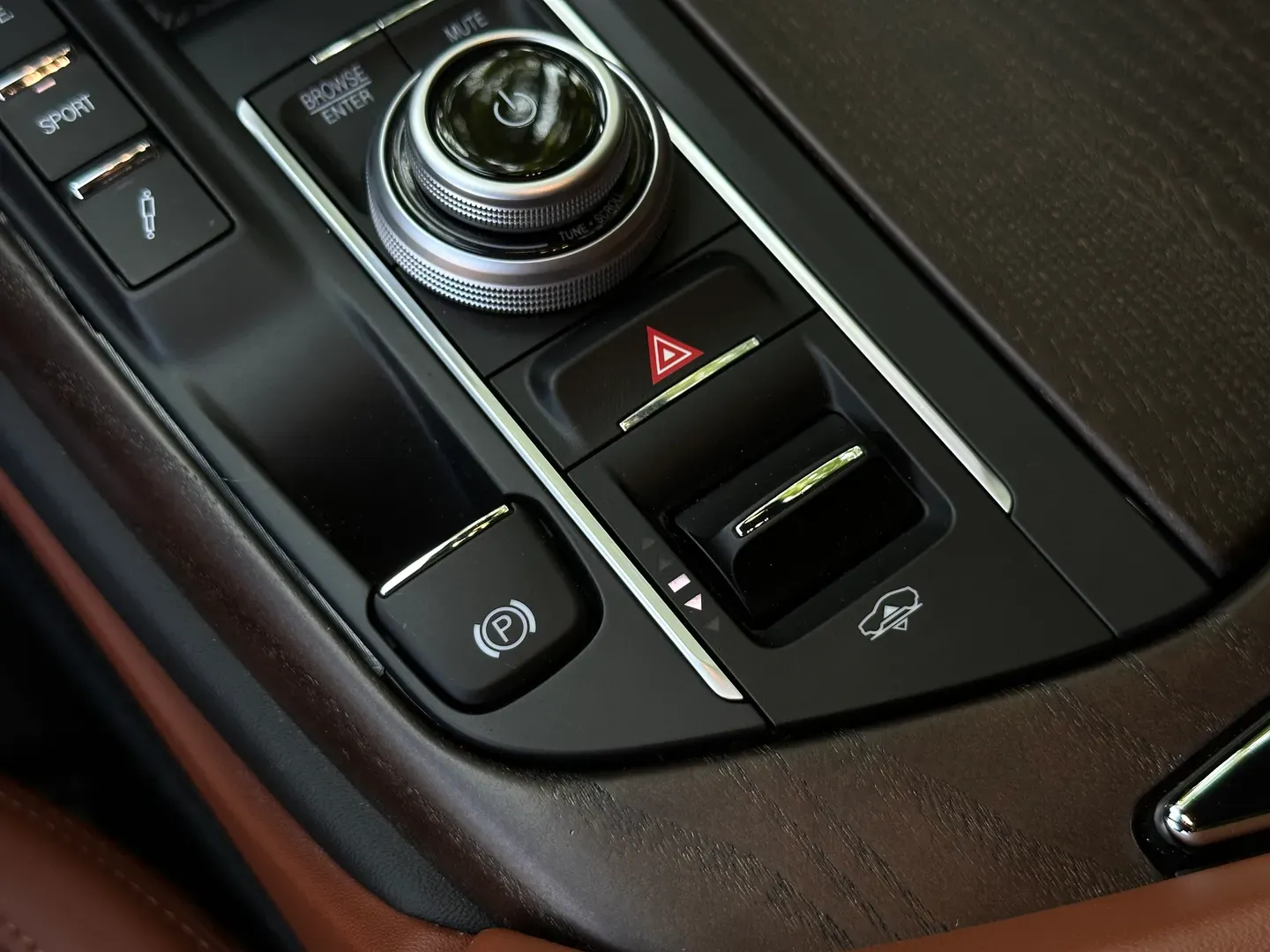 Maserati Levante Grand Lusso S — photo 54