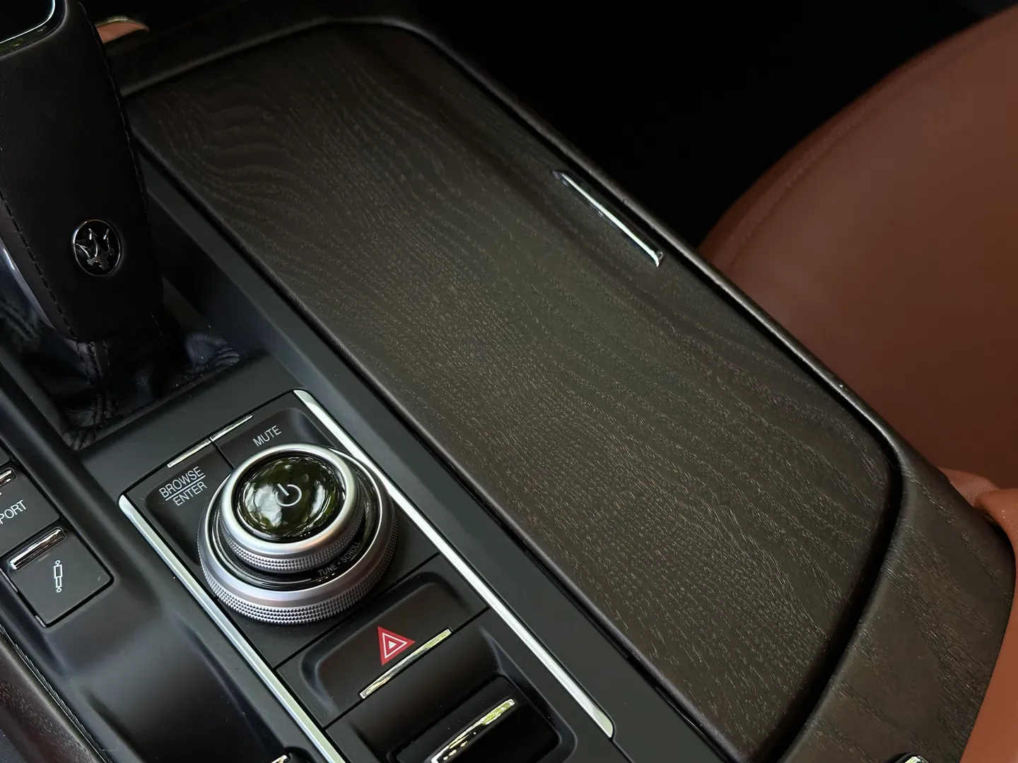 Maserati Levante Grand Lusso S — photo 55