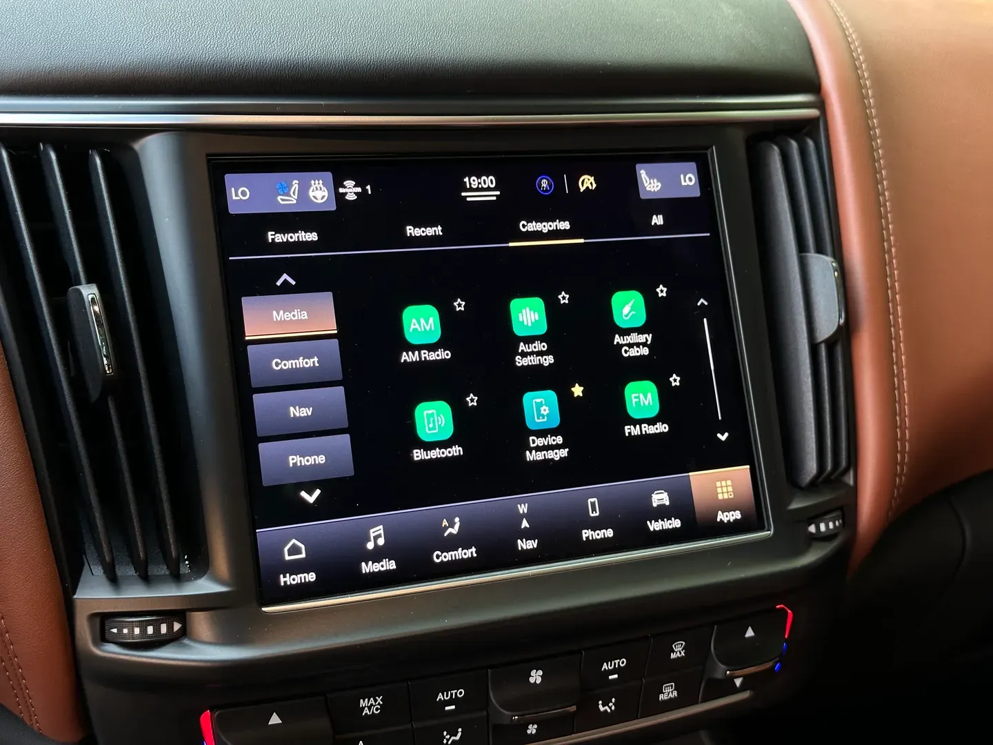 Maserati Levante Grand Lusso S — photo 69