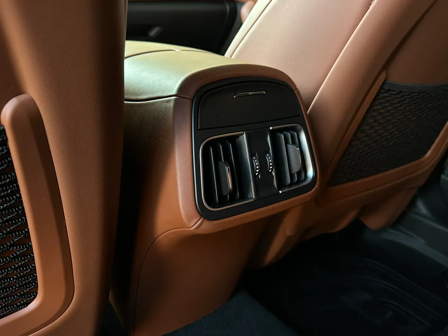 Maserati Levante Grand Lusso S — photo 95