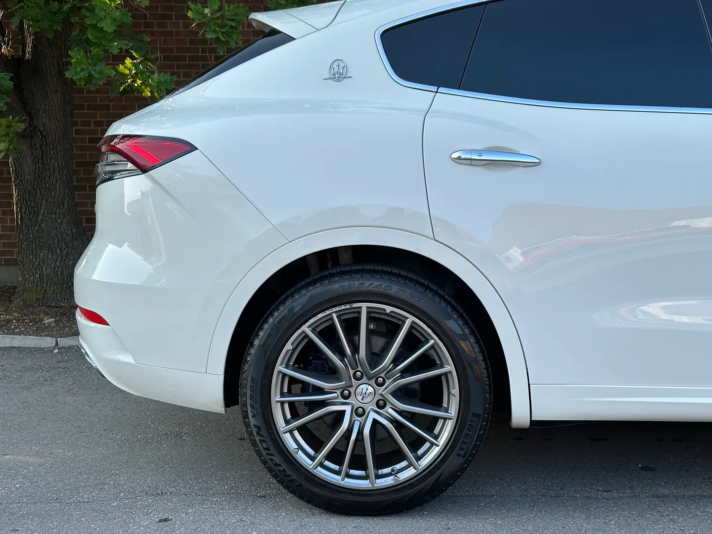 Maserati Levante Grand Lusso S — photo 102