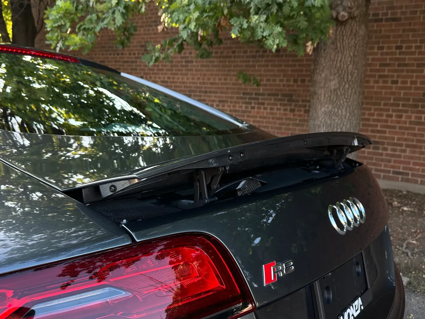 Audi R8 V8 7 Speed S-Tronic Coupe — photo 22