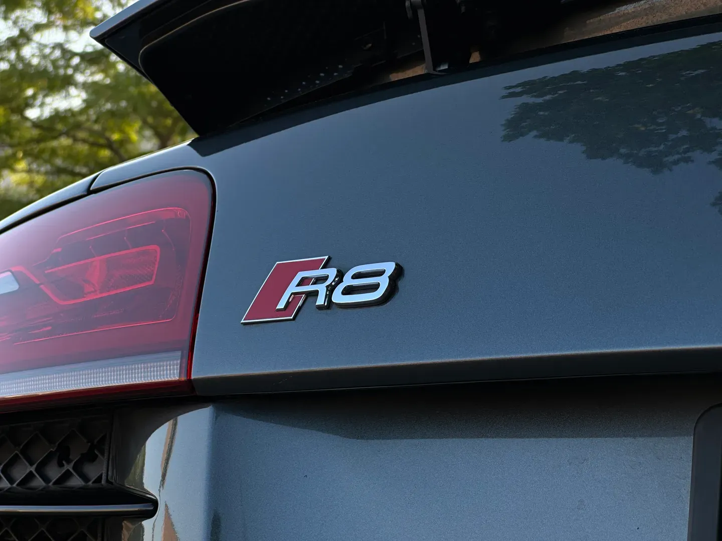 Audi R8 V8 7 Speed S-Tronic Coupe — photo 28