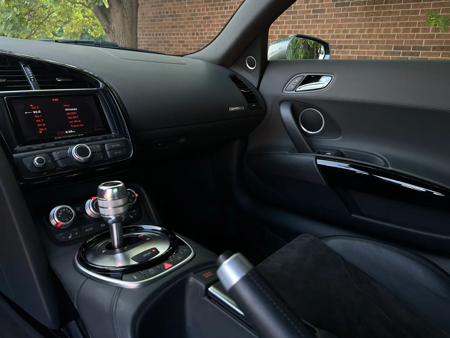 Audi R8 V8 7 Speed S-Tronic Coupe — photo 48