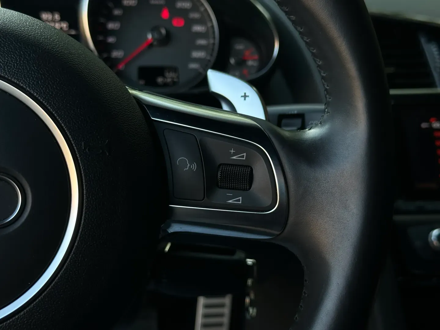 Audi R8 V8 7 Speed S-Tronic Coupe — photo 79
