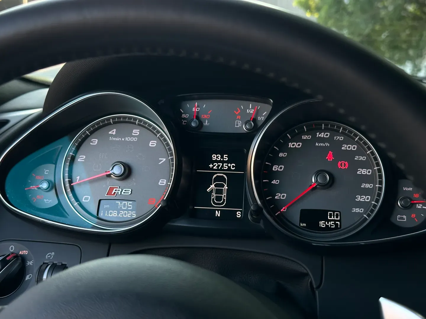 Audi R8 V8 7 Speed S-Tronic Coupe — photo 82