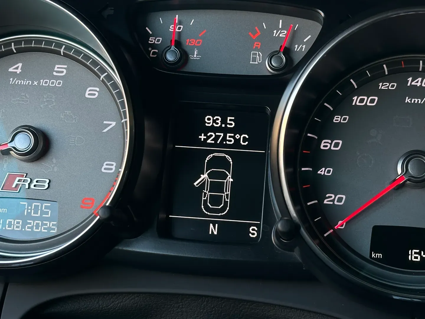 Audi R8 V8 7 Speed S-Tronic Coupe — photo 85
