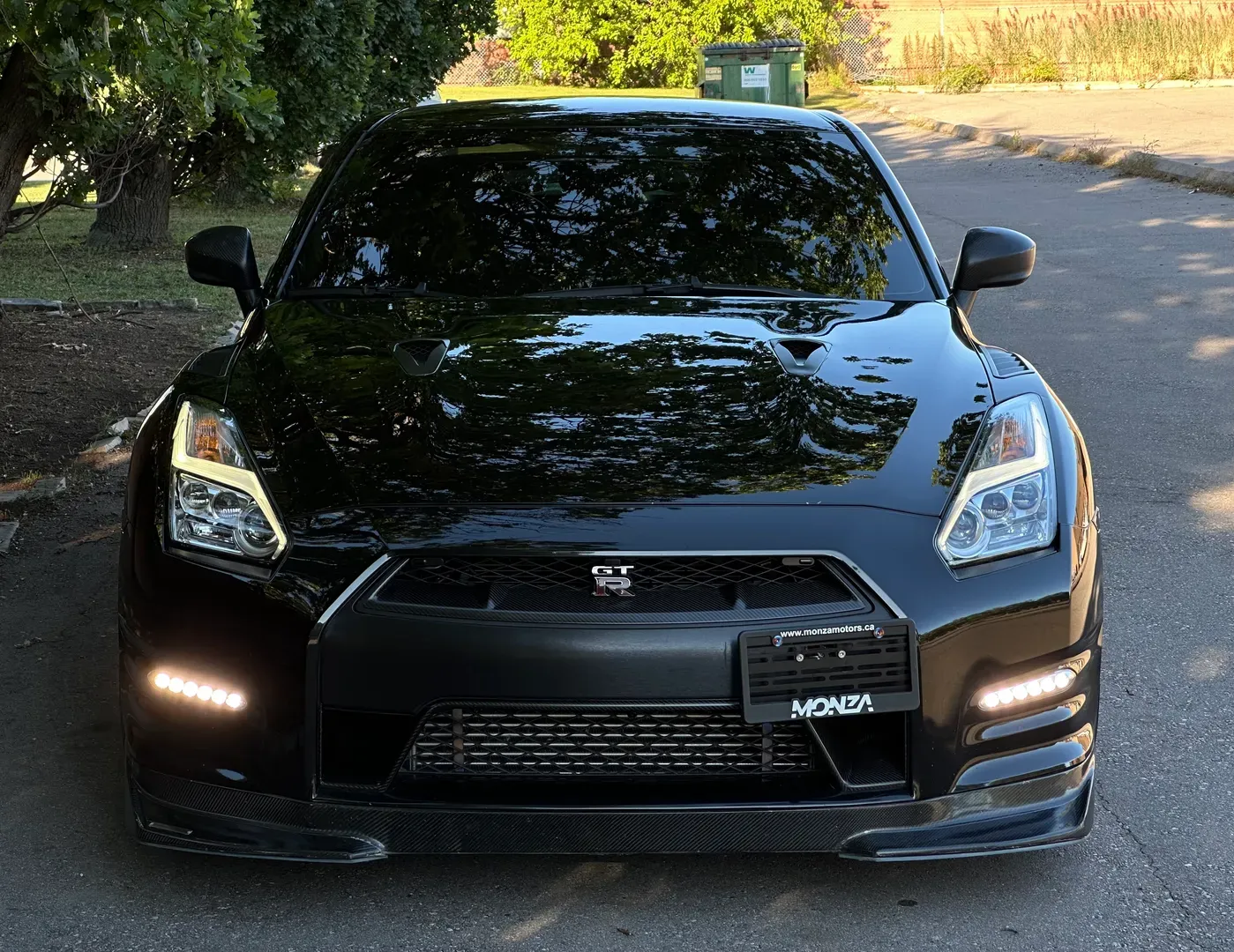 Nissan GTR Black Edition — photo 4