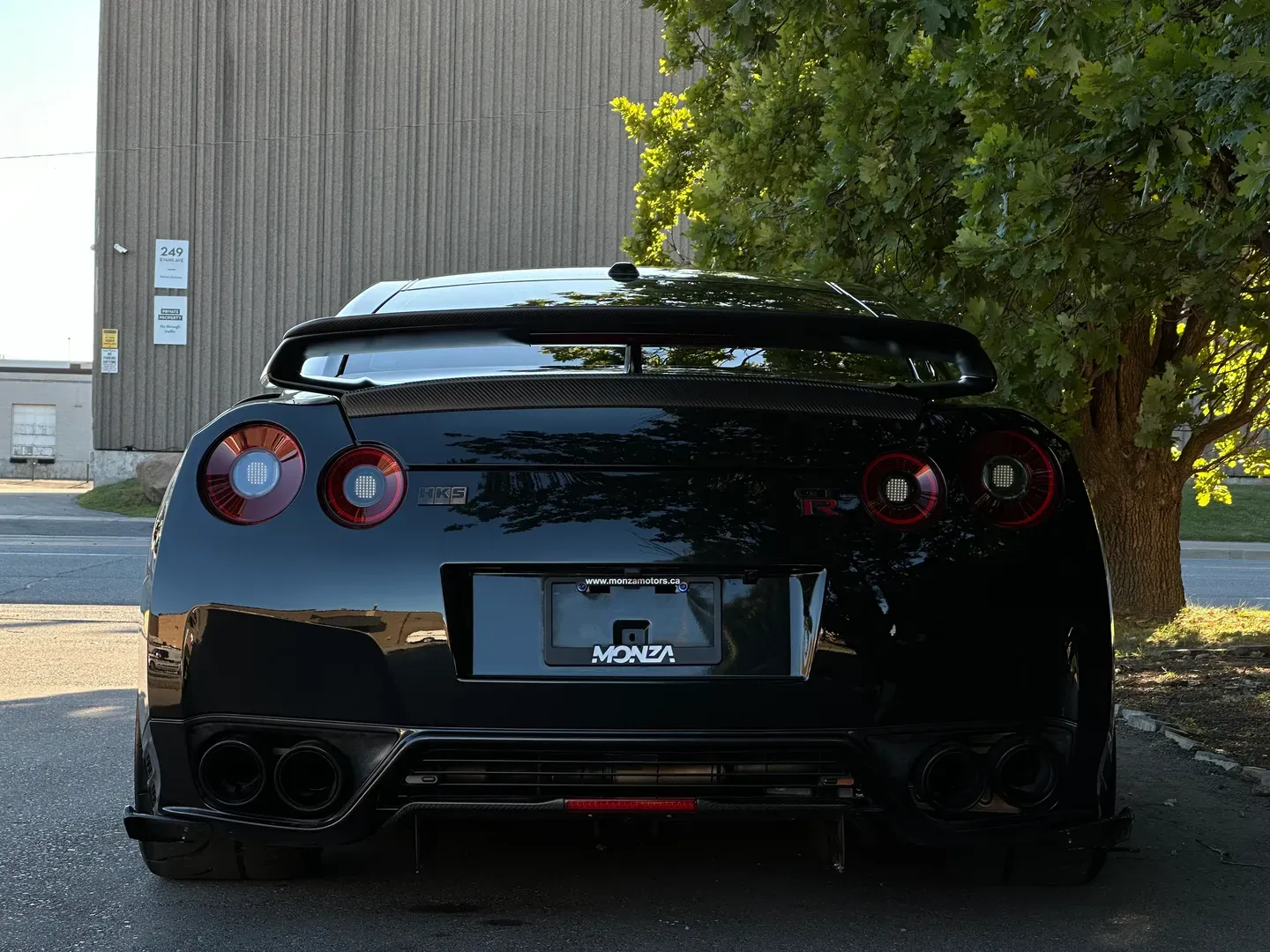 Nissan GTR Black Edition — photo 28