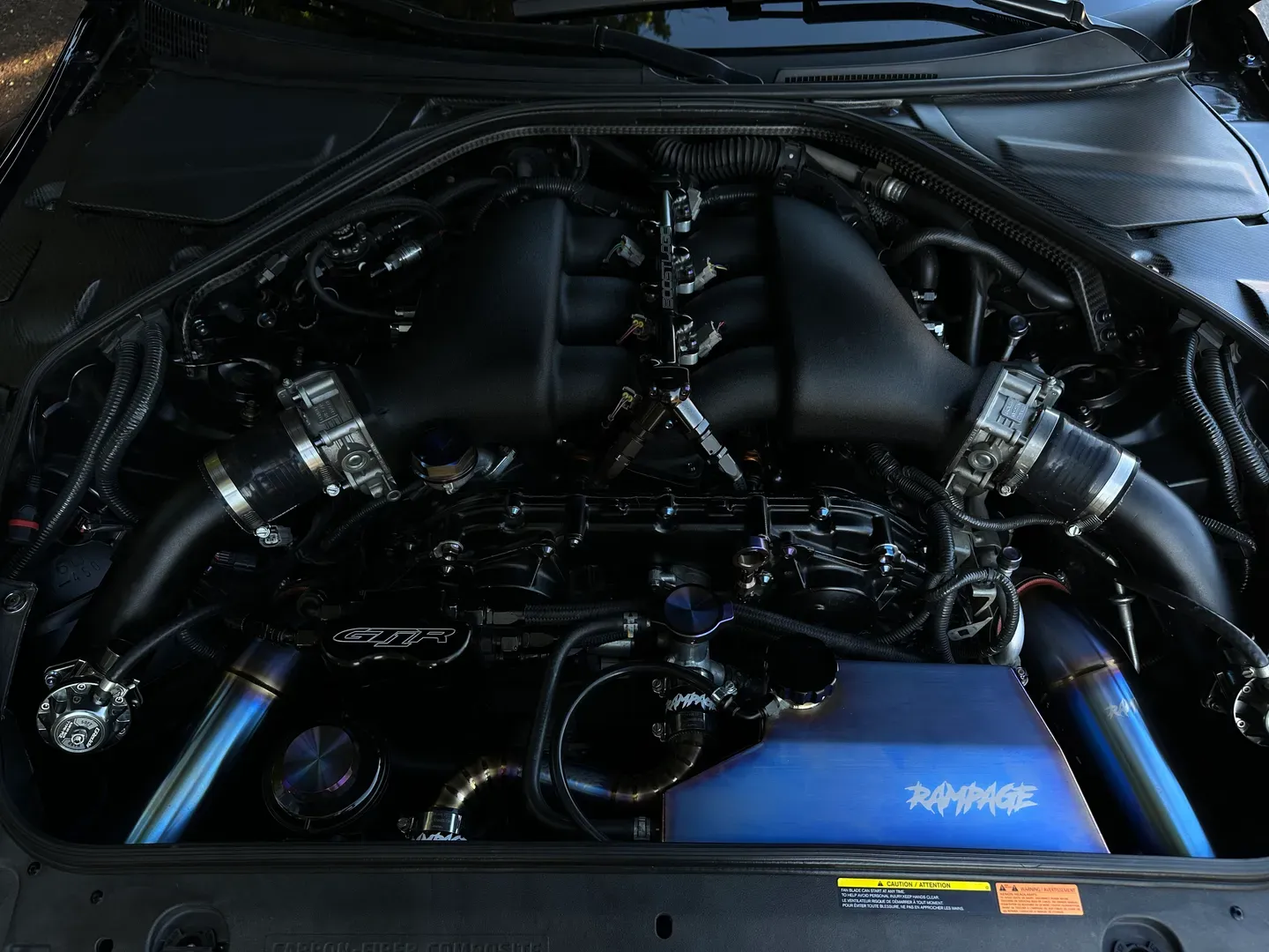 Nissan GTR Black Edition — photo 38