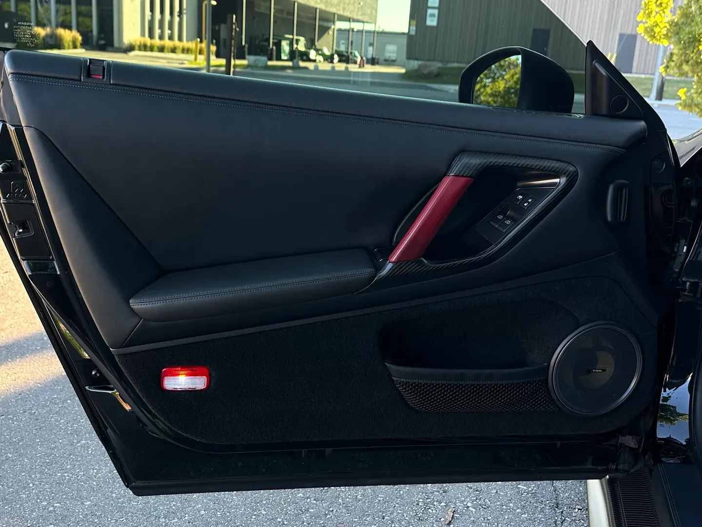 Nissan GTR Black Edition — photo 51