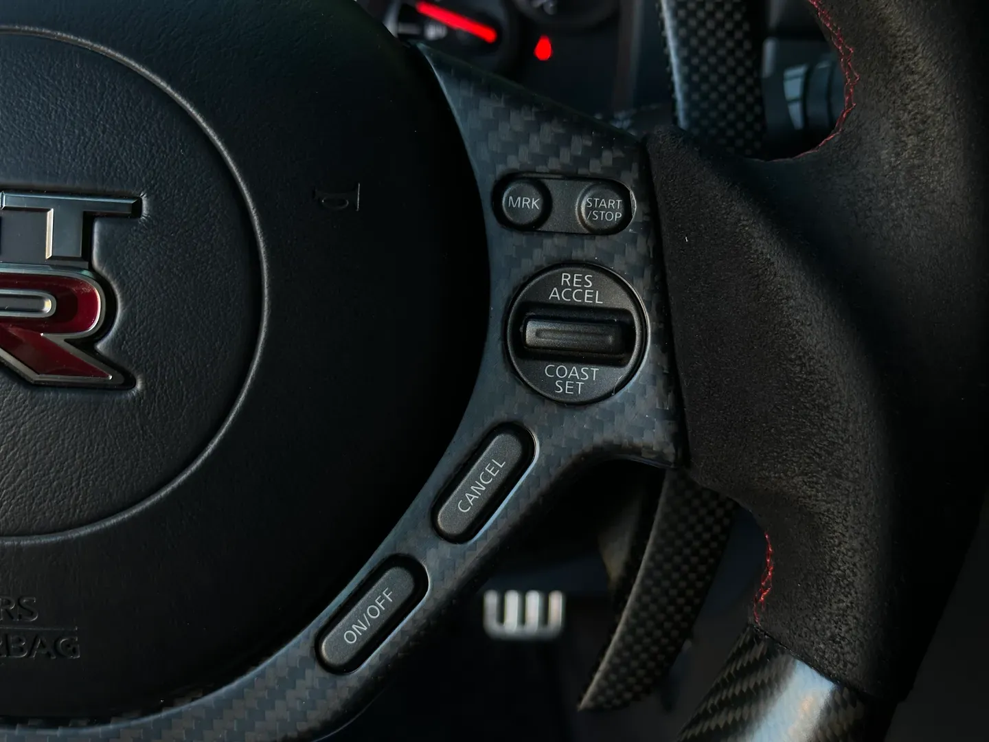 Nissan GTR Black Edition — photo 82