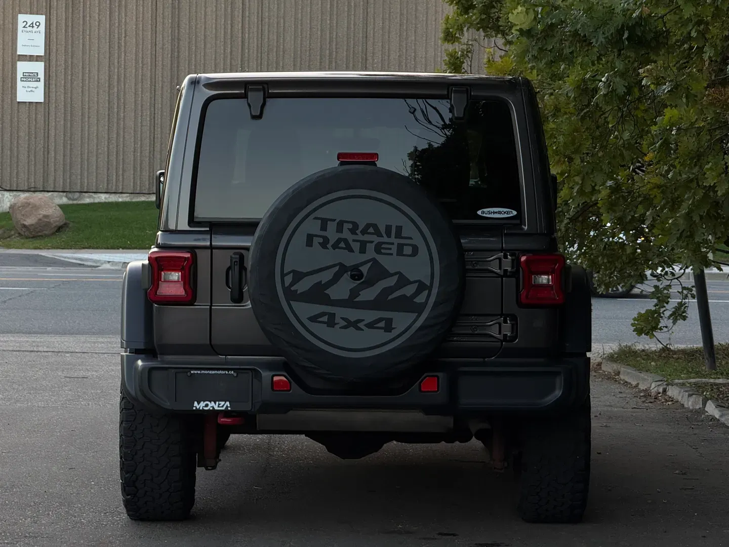 Jeep Wrangler Unlimited Rubicon — photo 25