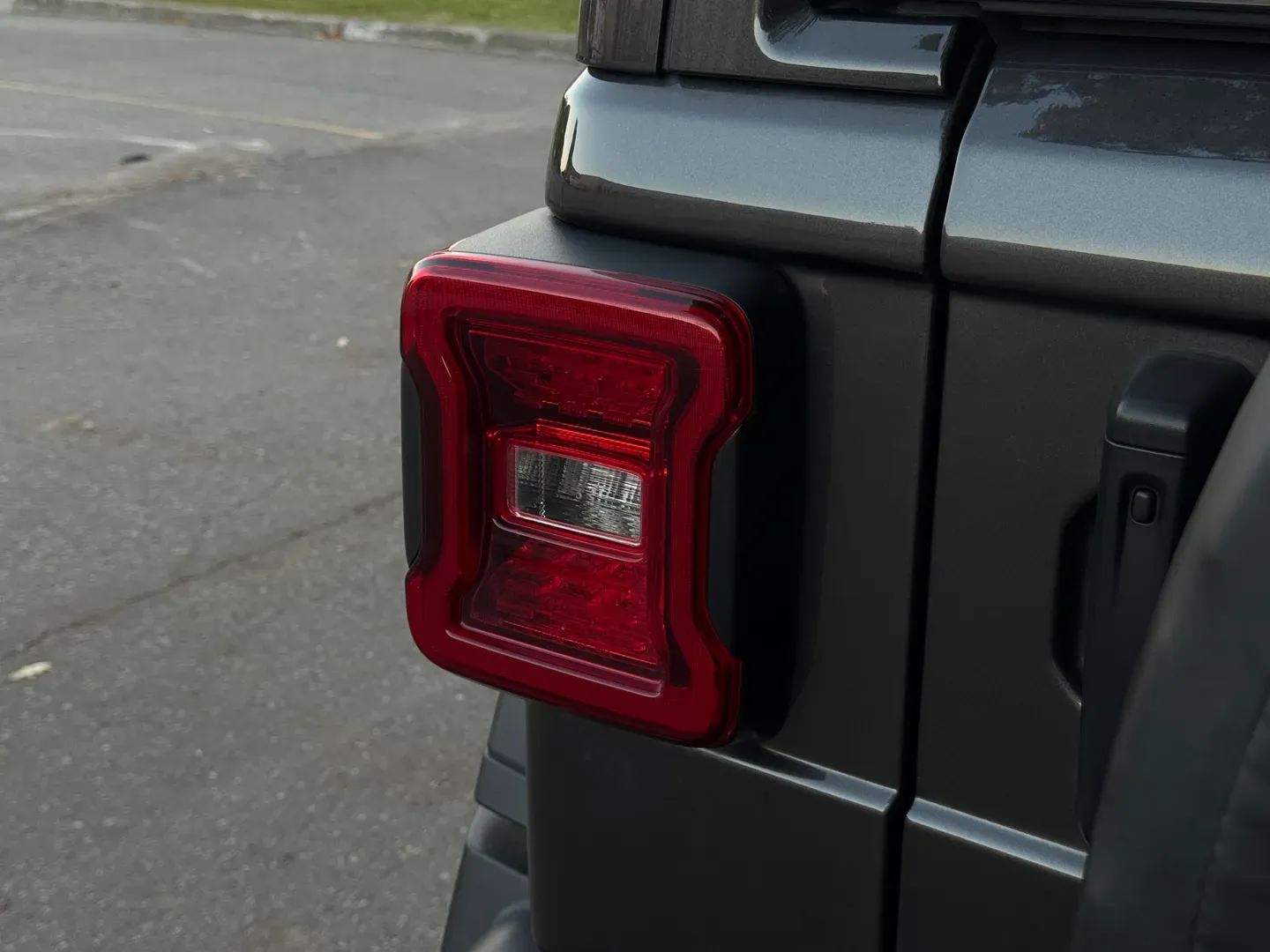 Jeep Wrangler Unlimited Rubicon — photo 27