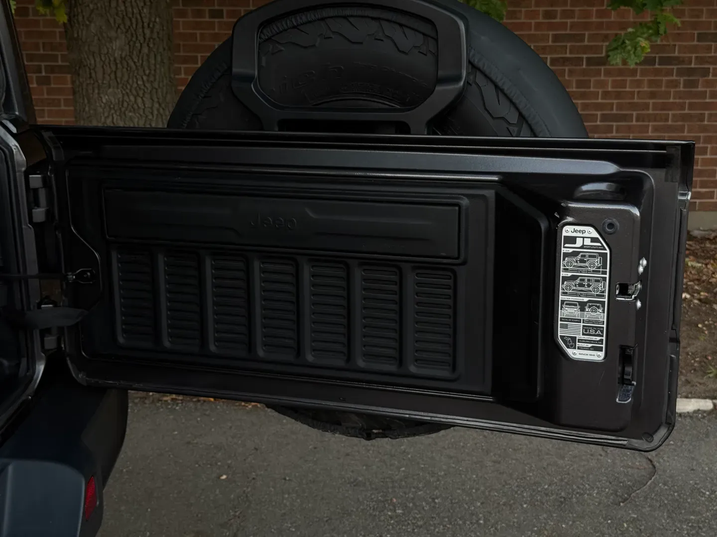 Jeep Wrangler Unlimited Rubicon — photo 33