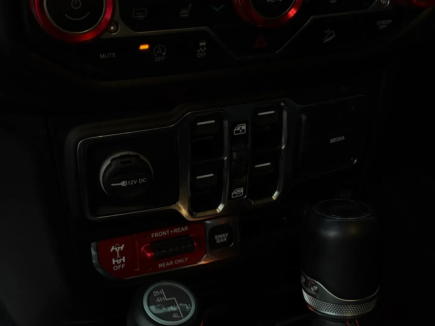 Jeep Wrangler Unlimited Rubicon — photo 47