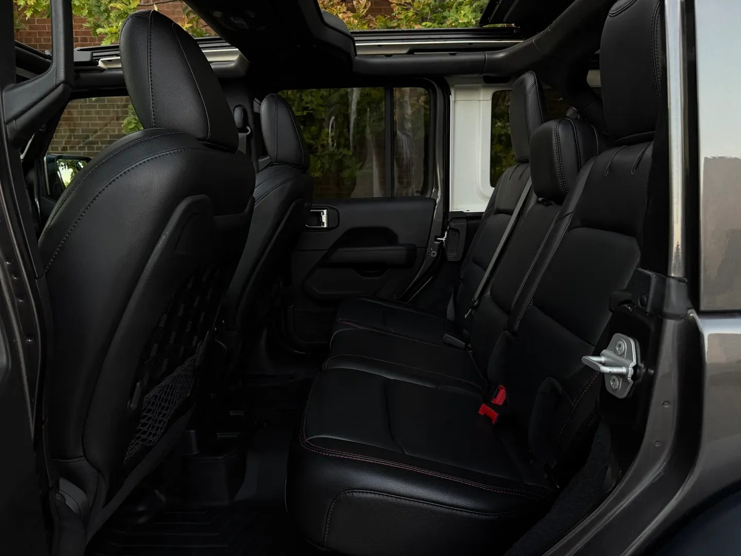 Jeep Wrangler Unlimited Rubicon — photo 77