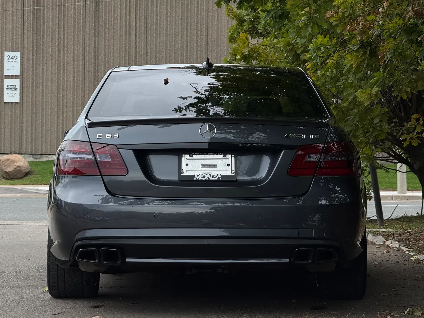 Mercedes Benz E63 AMG — photo 25