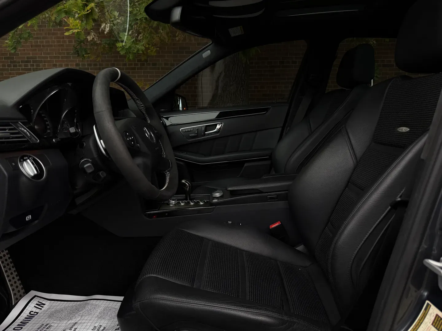 Mercedes Benz E63 AMG — photo 37