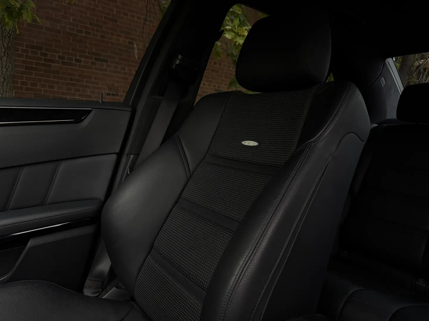 Mercedes Benz E63 AMG — photo 73