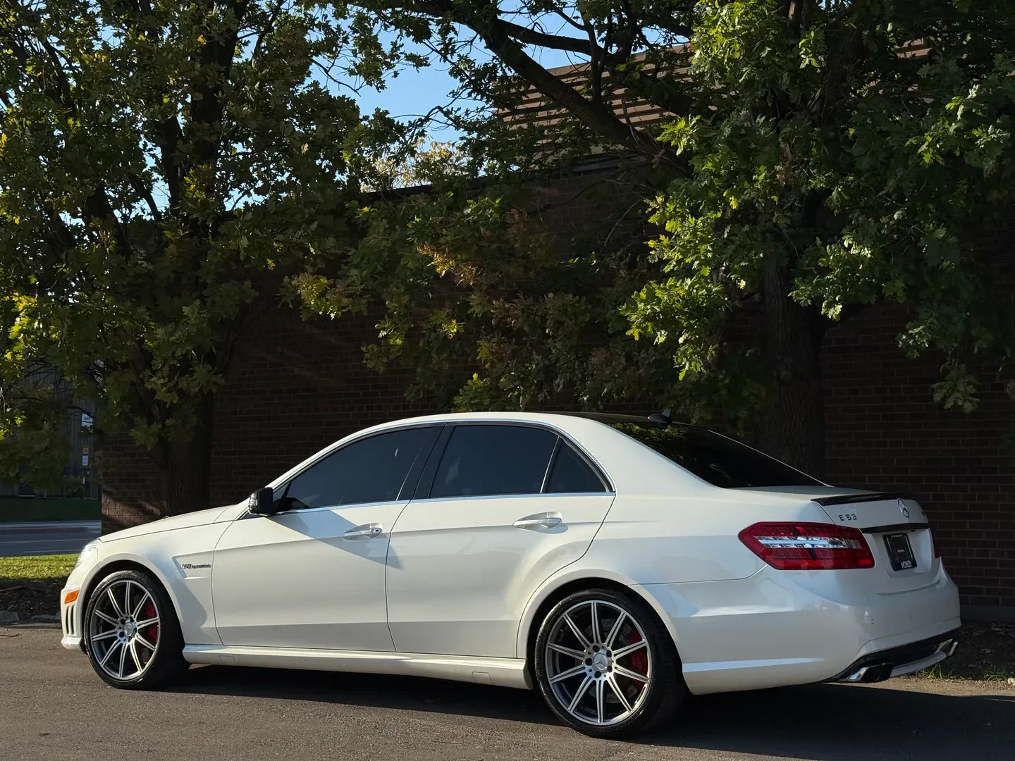 Mercedes Benz E63 AMG  — photo 24