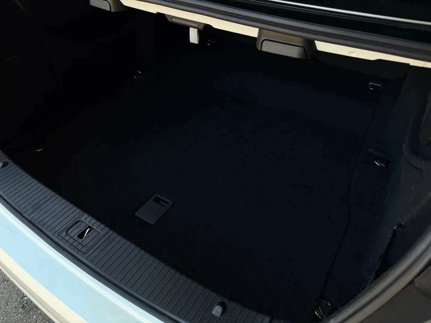 Mercedes Benz E63 AMG  — photo 35