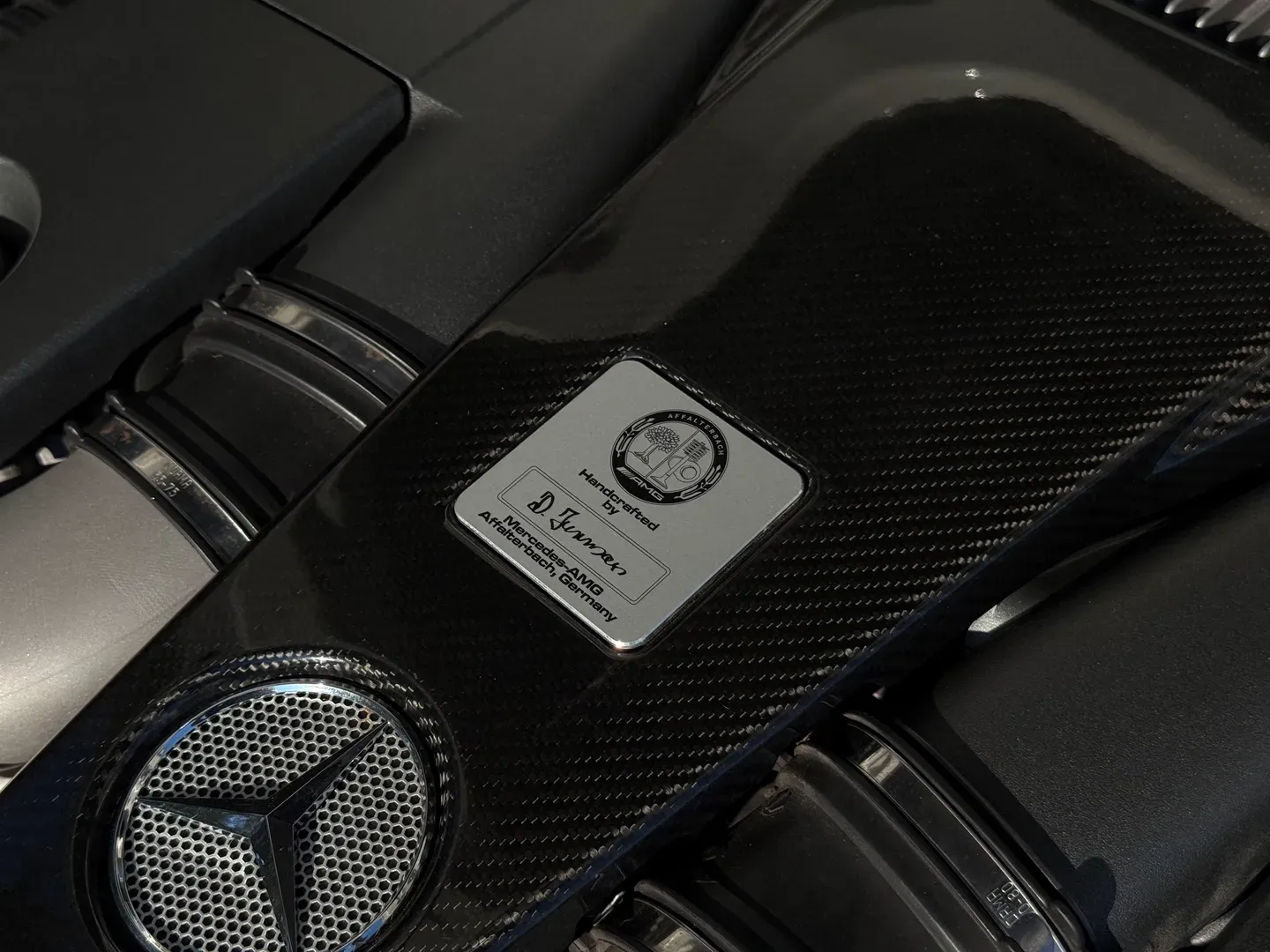 Mercedes Benz E63 AMG  — photo 39