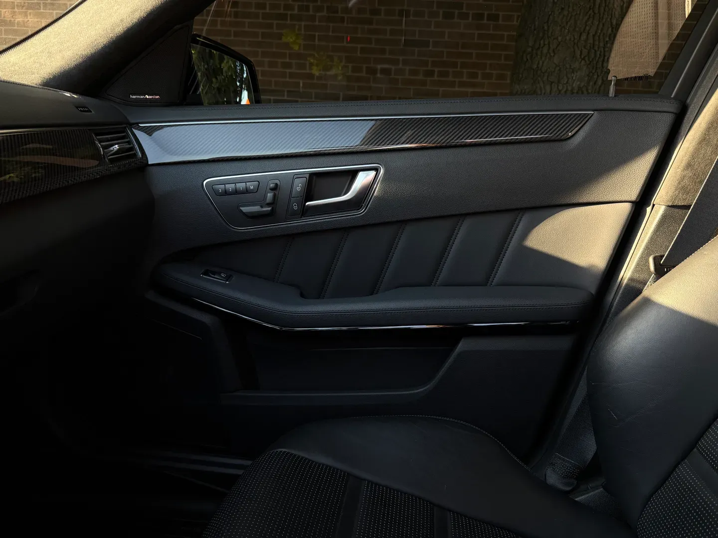 Mercedes Benz E63 AMG  — photo 78