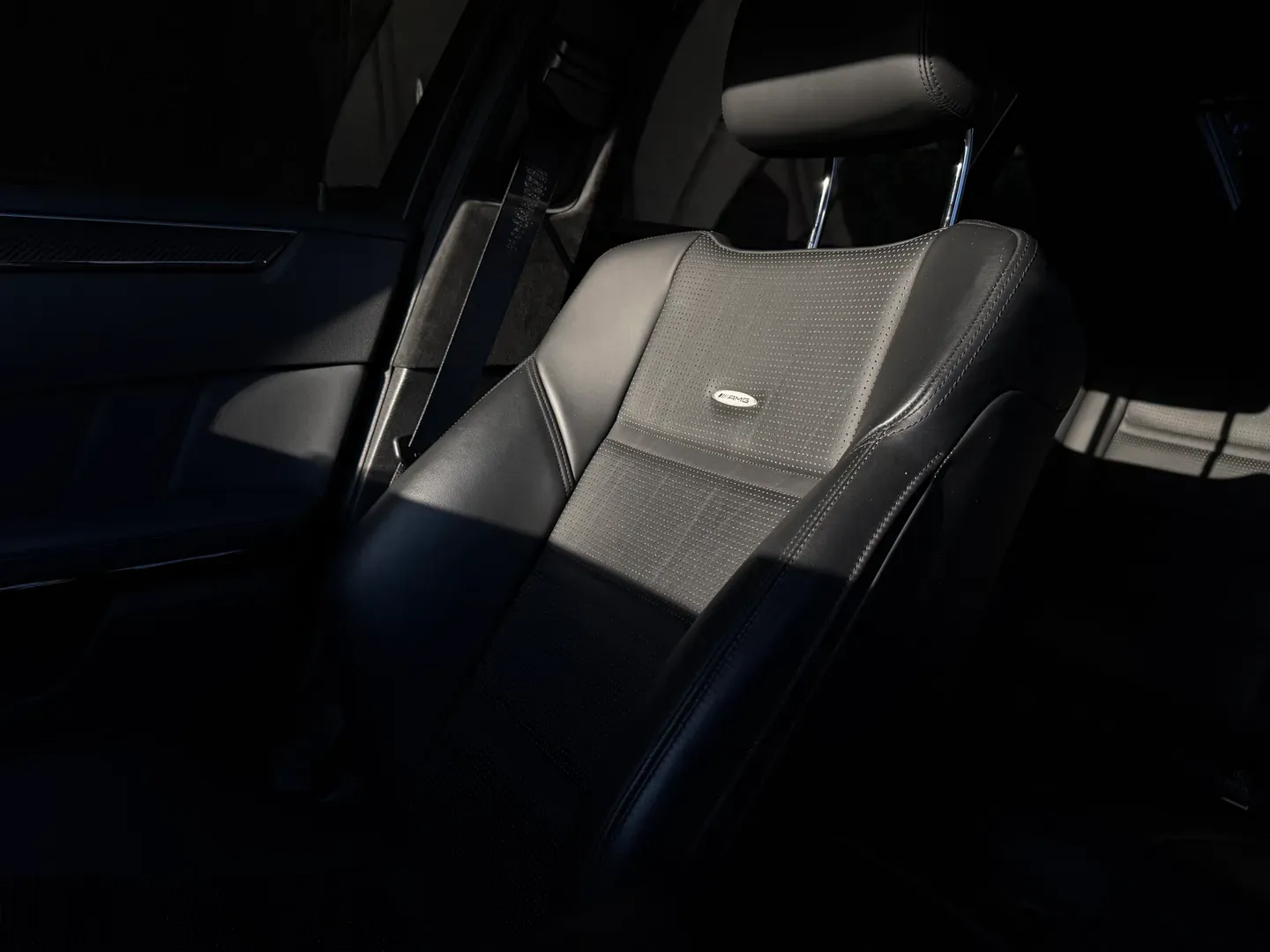Mercedes Benz E63 AMG  — photo 79